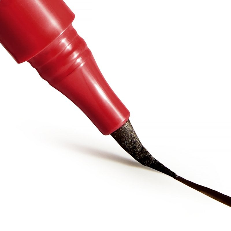 Delineador negro para smokey eyes 1